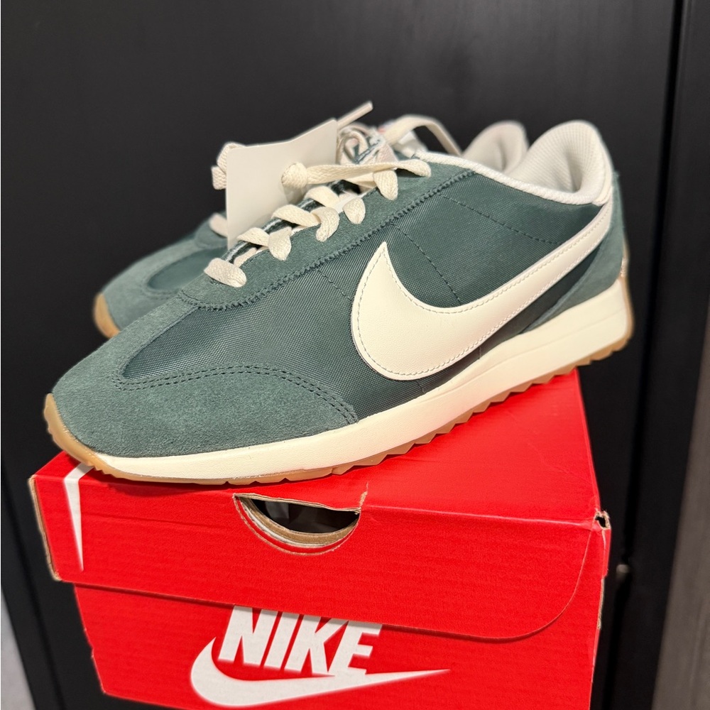 Nike women's Forest Green and Cream Sneakers